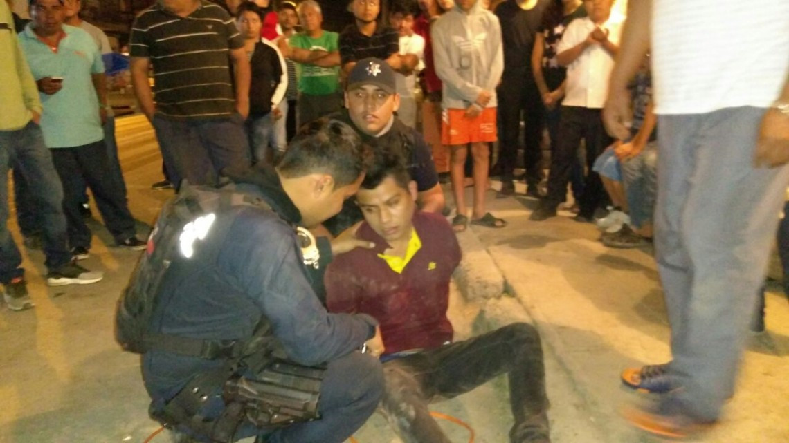 Vecinos intentan linchar a delincuente tras robar en una panadería