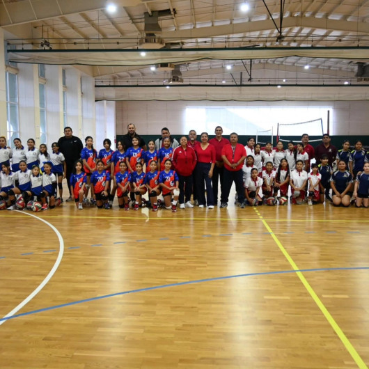 Apoya Carlos Peña Ortiz los Juegos Deportivos Escolares con infraestructura municipal