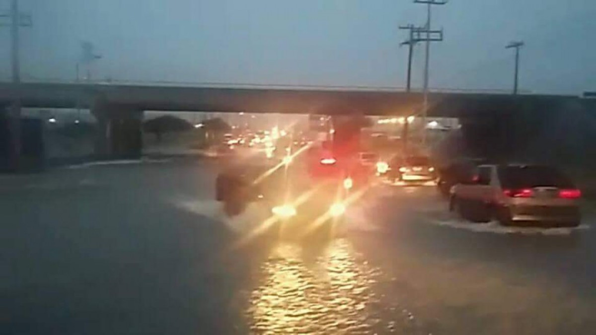 Lluvias provocan caos en calles de Reynosa