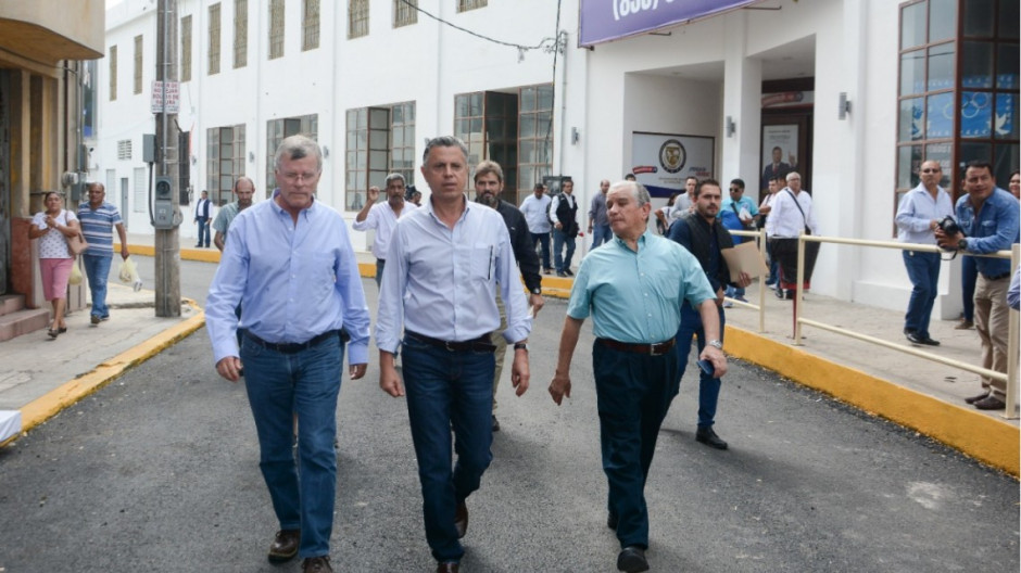 Entrega Chucho Nader Reencarpetado de Calles de la Zona Centro