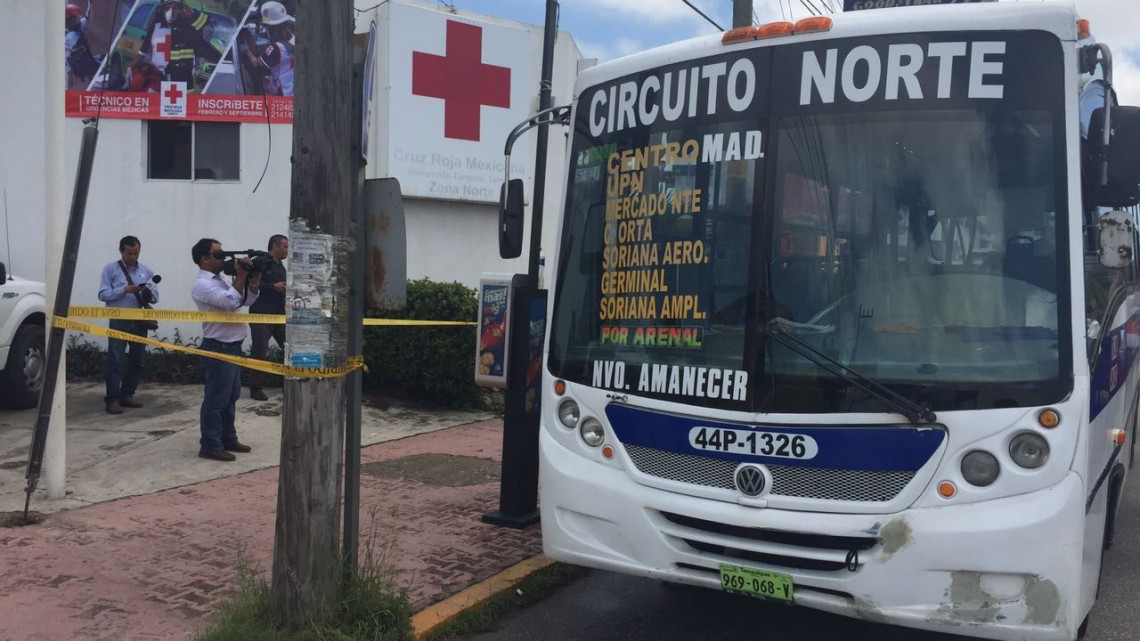 Muere abuelito a bordo de unidad del transporte público