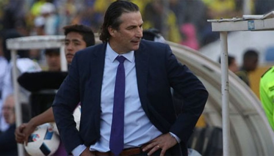 Juan Antonio Pizzi se muestra optimista previo a choque ante Argentina 