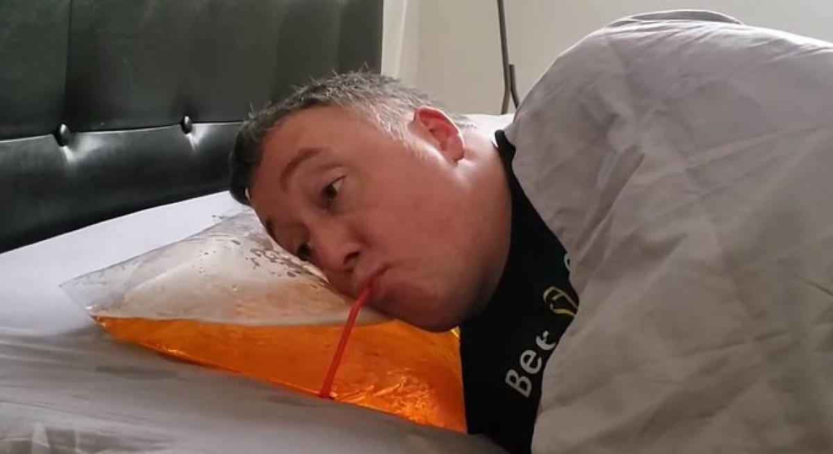 ¡Sueño cumplido! Crean una almohada de cerveza 