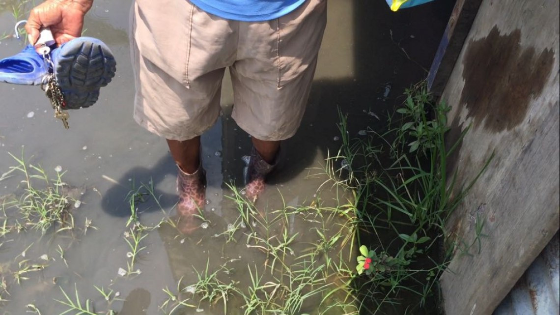 Fugas de aguas negras reflejo del desgaste de las tuberías 