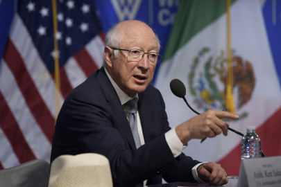Se pronuncia embajador de EU, Ken Salazar contra la reforma al Poder Judicial