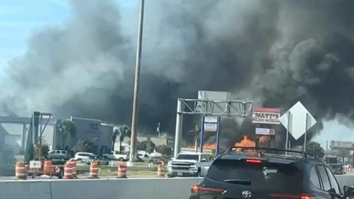Bomberos responden ante incendio en Matts Materials