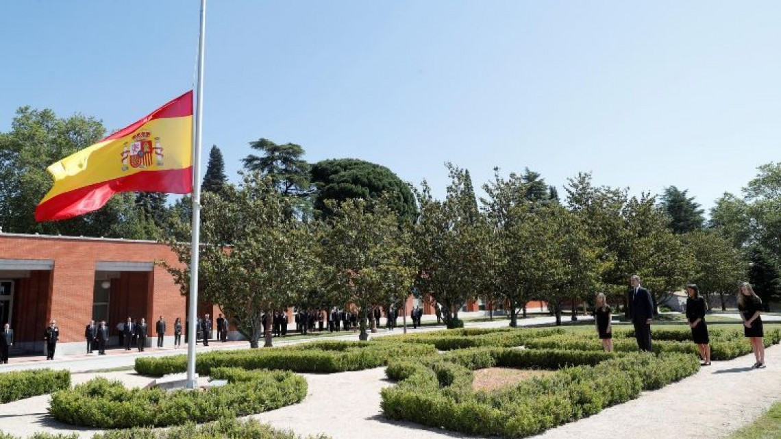 España inicia 10 días de luto por víctimas del coronavirus