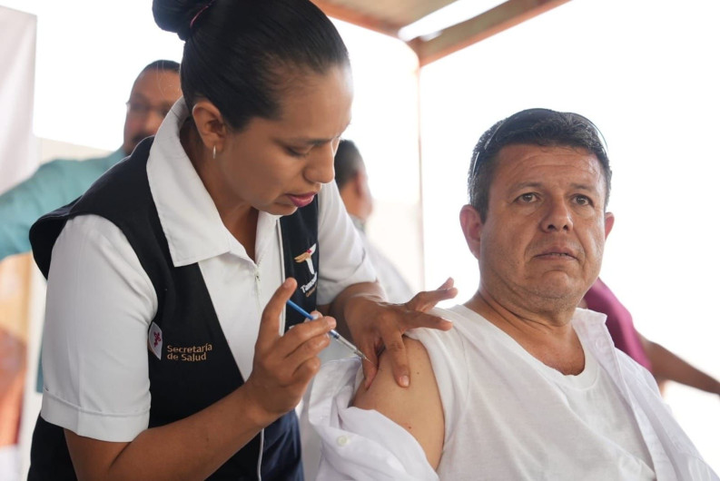 Mantiene SST vacunación contra influenza y COVID