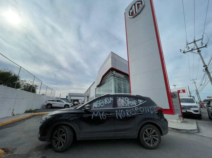 Cliente protesta contra MG por camioneta defectuosa 