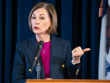 Iowa aprueba ley contra migrantes: podrán arrestarlos y deportarlos