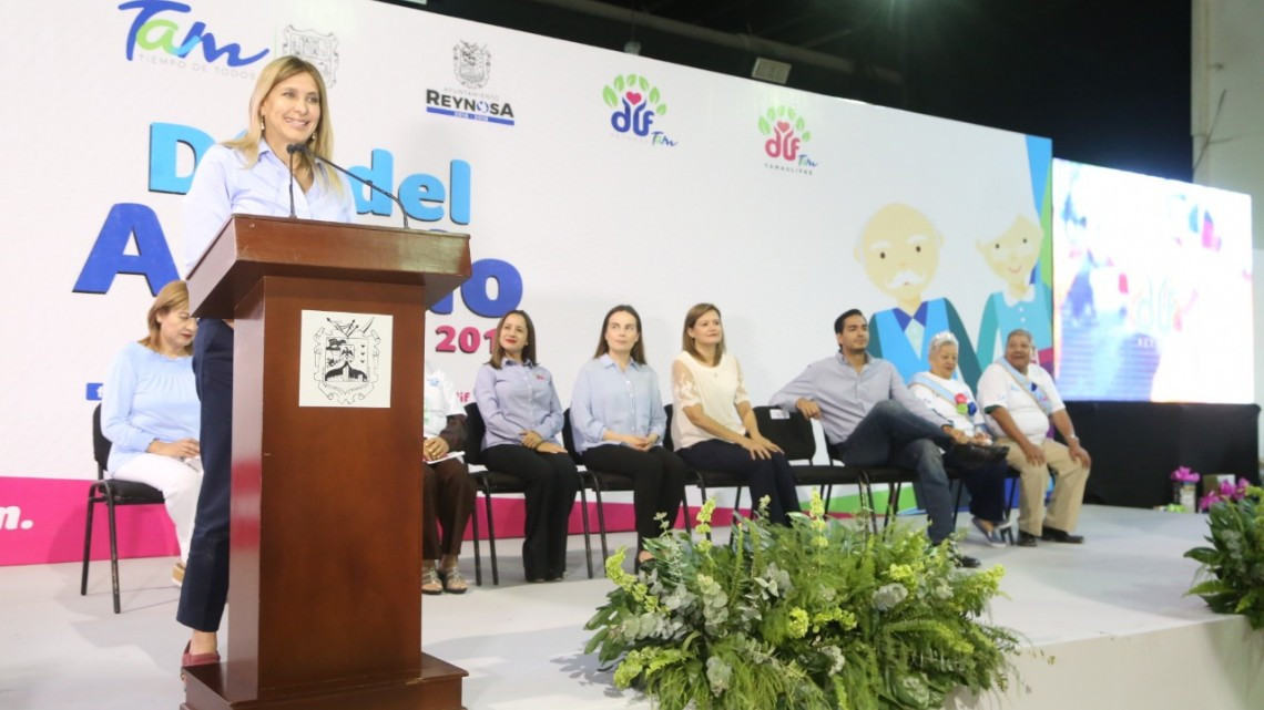 Celebra Maki a abuelitos en su día