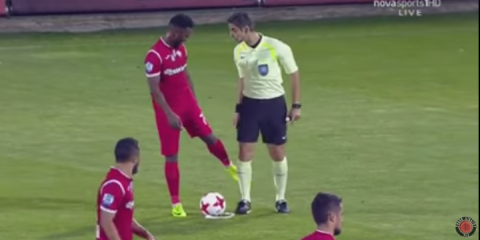 Por limpiarse en árbitro es amonestado 