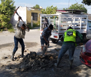 Reparó COMAPA fugas de agua potable en el fraccionamiento San Valentín