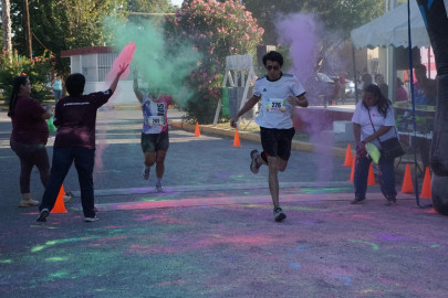 Disfrutan más de 700 atletas carrera joven 