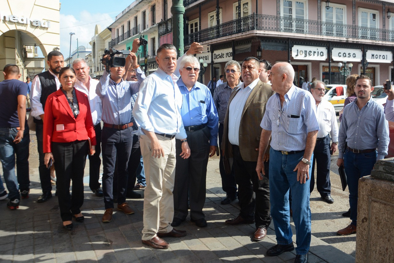 CANACO quiere fuera de la zona centro a los ambulantes