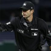 MLB disciplina a umpire Pat Hoberg por apuestas deportivas
