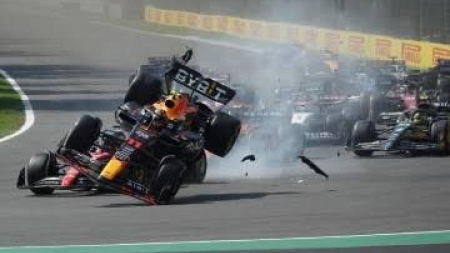 Checo Pérez sufre aparatoso accidente en el GP 