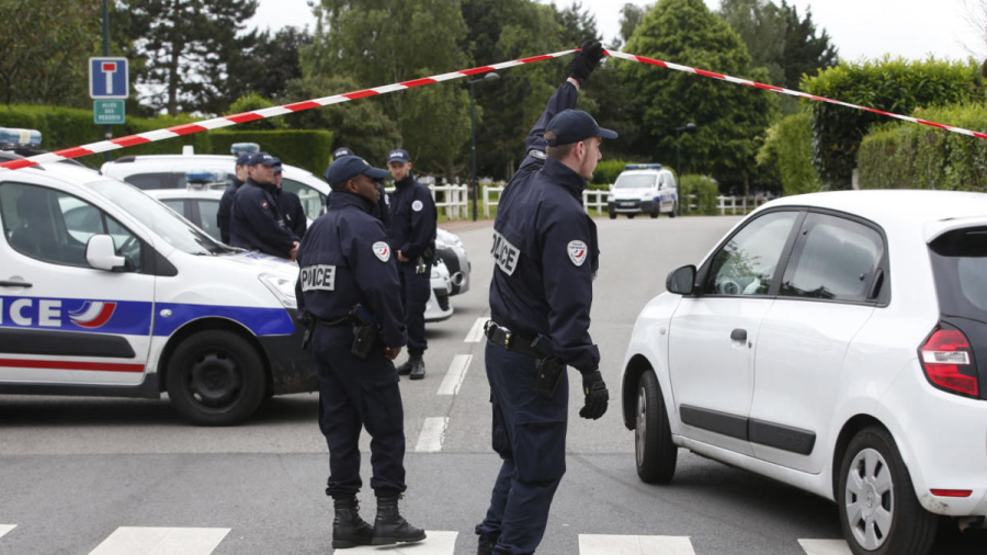 Arrestan en Francia a tres sospechosos de planear atentados