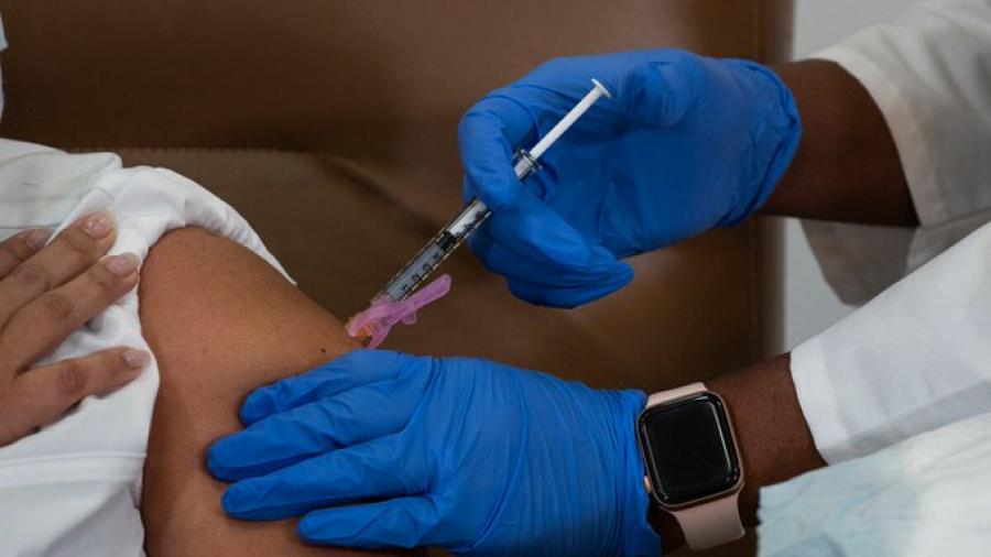 Canadá autoriza vacuna de Moderna para combatir el Covid-19