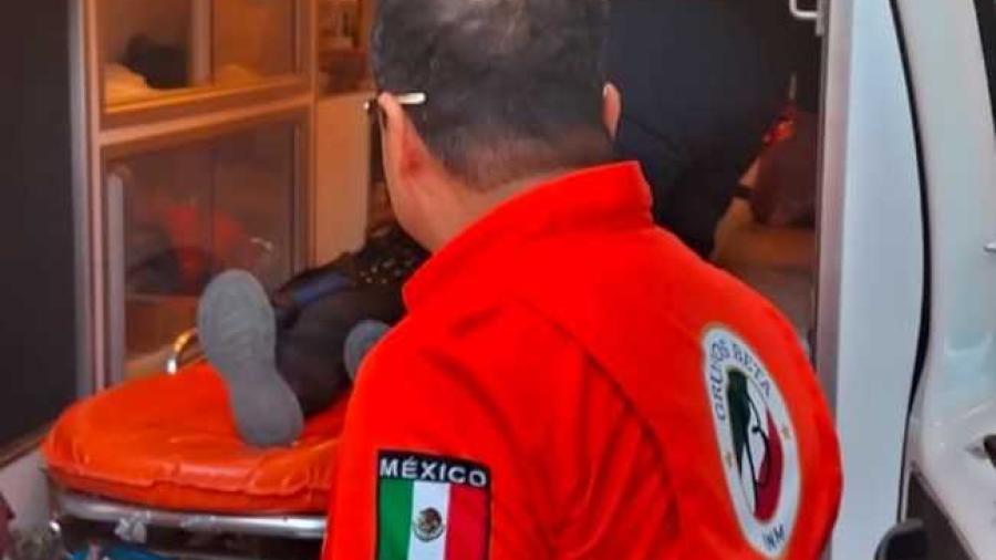  INM ayuda a 23 migrantes tras volcadura de camión de carga en Chiapas
