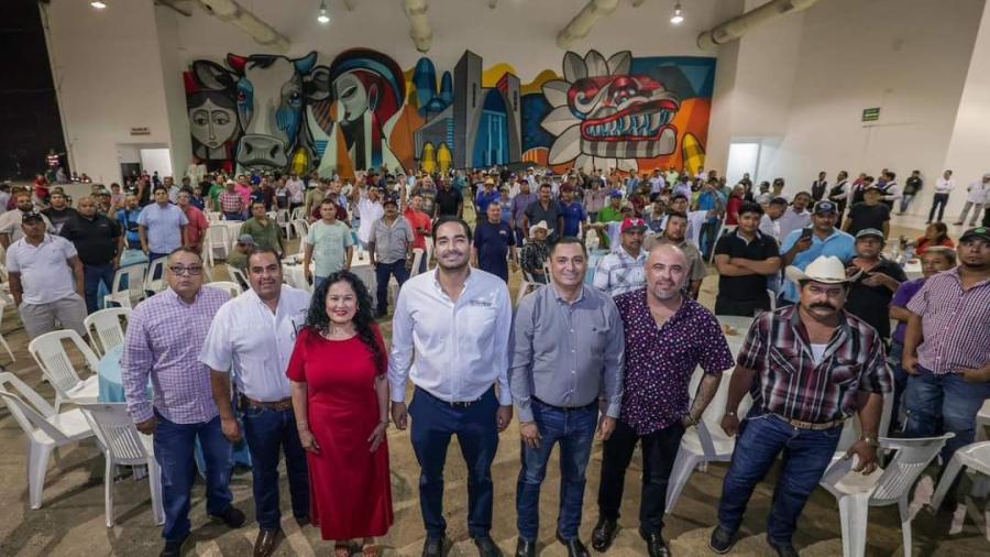 Convivió Alcalde Carlos Peña Ortiz a trabajadores municipales en alegre celebración de Día del Padre 