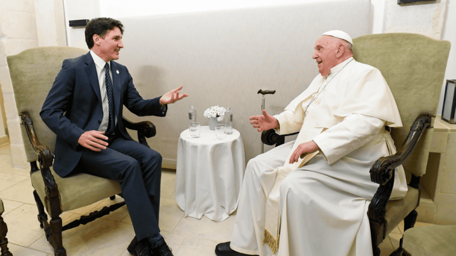 Trudeau solicita objetos culturales indígenas al Vaticano