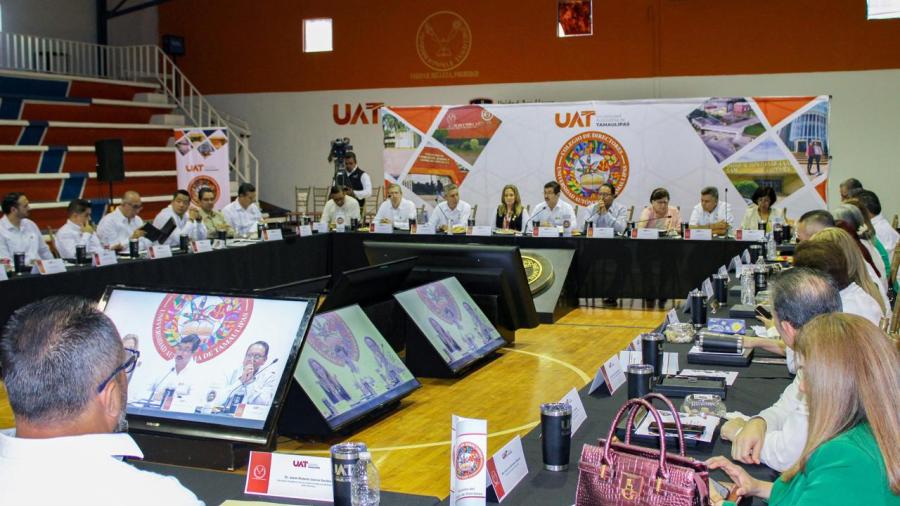 Destaca Dámaso Anaya apoyo de directivos para la transformación de la UAT