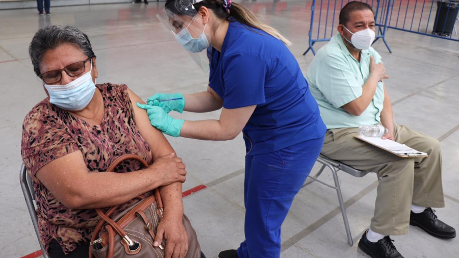 Posponen hasta el viernes, vacunación para adultos de 50 a 59 años en Nuevo Laredo tras las lluvias 