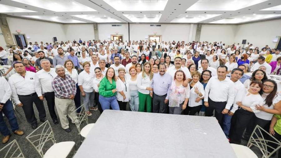 Más de 1,000 maestros liderados por Arnulfo Rodríguez Treviño llevarán a Maki Ortíz al Senado