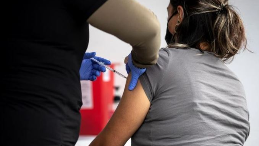 Sorteará California más de 100 mdd entre ciudadanos que ya estén vacunados 