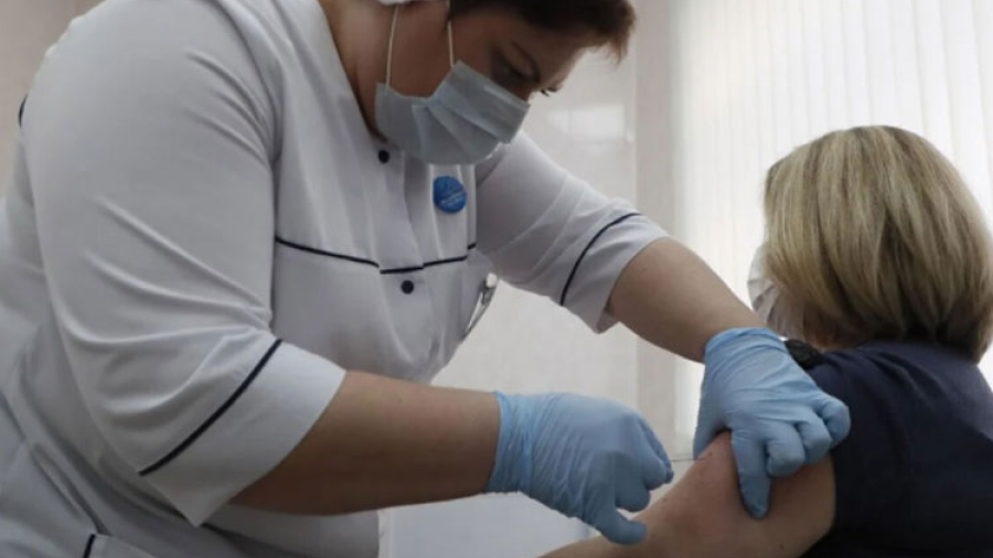 Putin descarta obligar a rusos a vacunarse contra la Covid-19